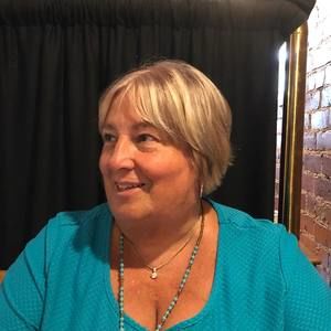 Meet your Posher, Debbie